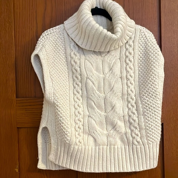 Chunky cable knit oversized sweater vest - Picture 3 of 4